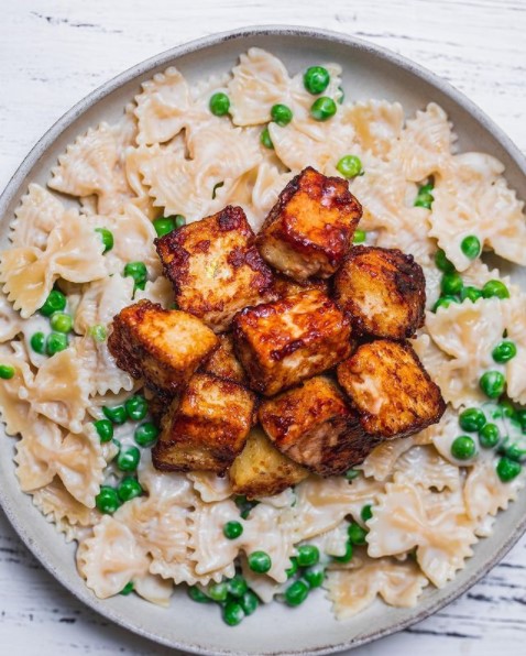 Coconut pasta and crispy tofu