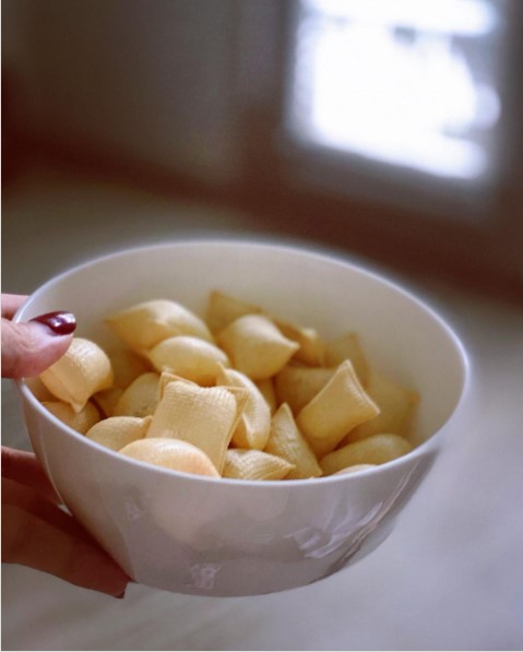 Tofu skin pop crisps are crispy and addicting