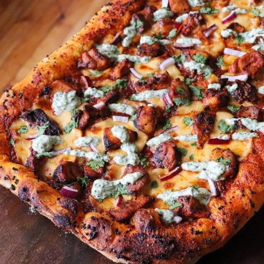 Chicken tikka pizza